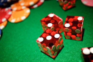 Fa Cai Shen Deluxe live dealer table interface on mobile phone